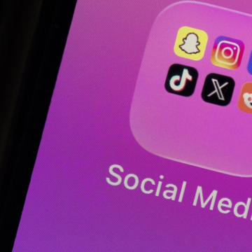 5GV5DOMZKZHNJESMKIZ3UFQDF4.jpg México estudia formas de regular el uso de las redes sociales entre menores de edad
