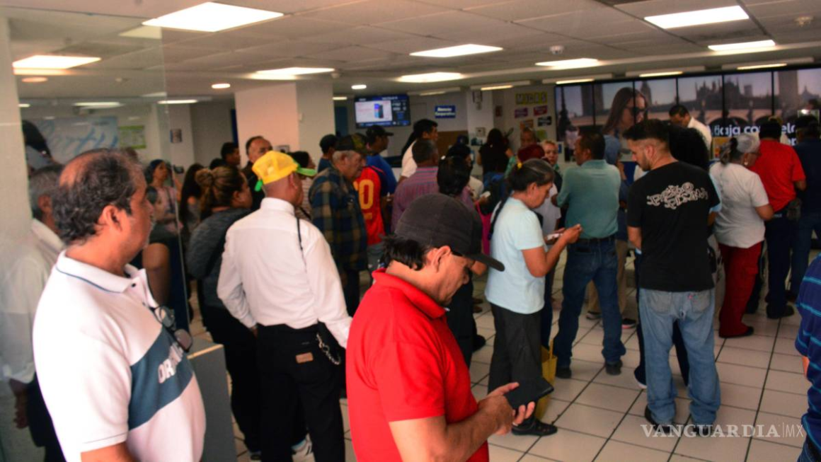 9953-aaa_1-16704187_20260822011833.jpg Saltillo: persisten filas para activar líneas telefónicas; usuarios tardan hasta 2 horas y media