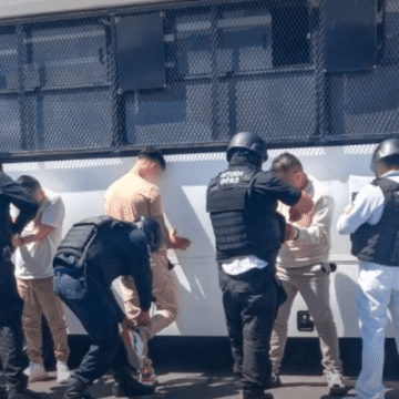 Trasladan a ocho reos de alta peligrosidad al penal federal de Ramos Arizpe