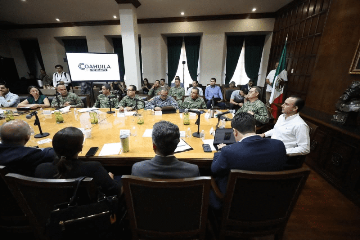 image-243.png Con voluntad y trabajo coordinado seguimos reforzando la seguridad de Coahuila; Manolo