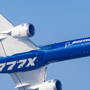 Acciones de Boeing caen por retrasos en pruebas del 777X y dudas sobre su meta de flujo de caja