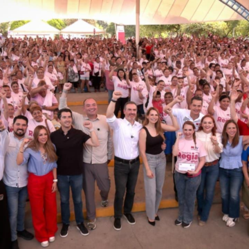 Reciben 2,000 mujeres apoyo económico con Tarjeta Regia Plus