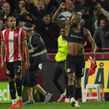 crop-w3309-h2761-ap26261773098808-663dfb24.jpg Brentford sube al tercer puesto en la Liga Premier tras barrer al Chelsea 3-0