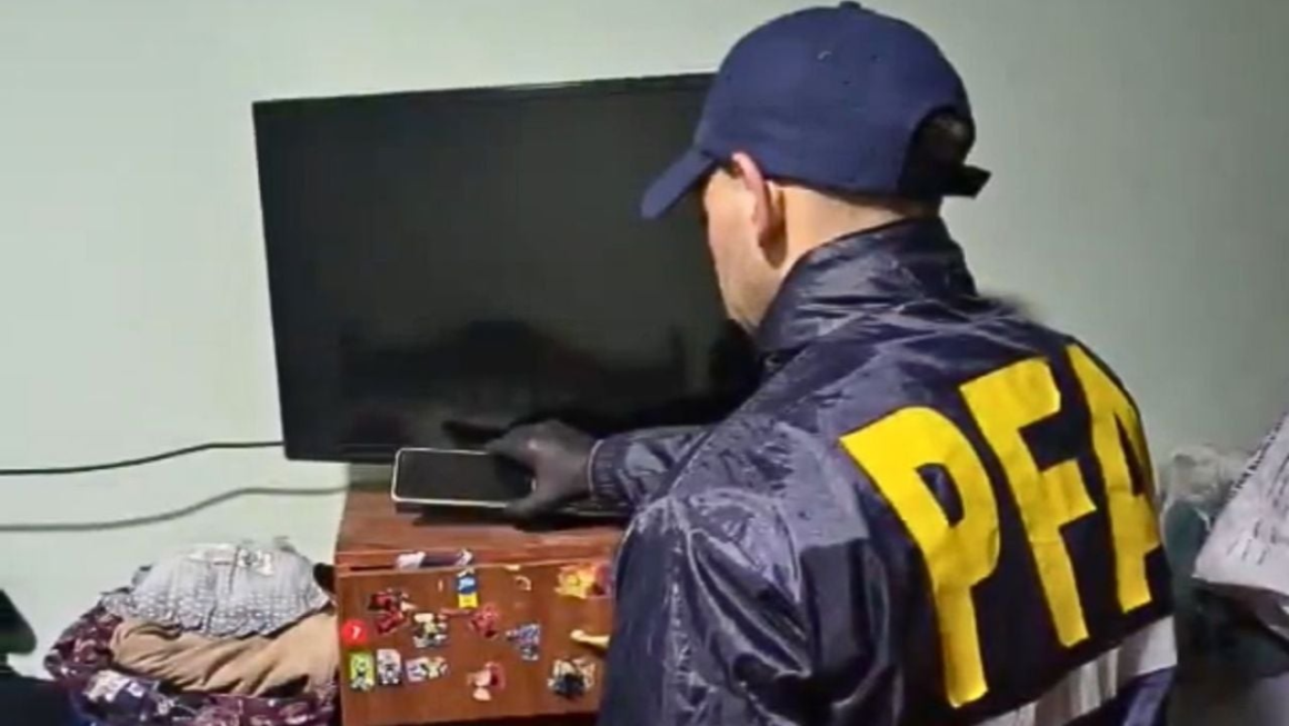 Usó ChatGPT para planear una masacre en su escuela: FBI frena posible ataque de un joven de 15 años