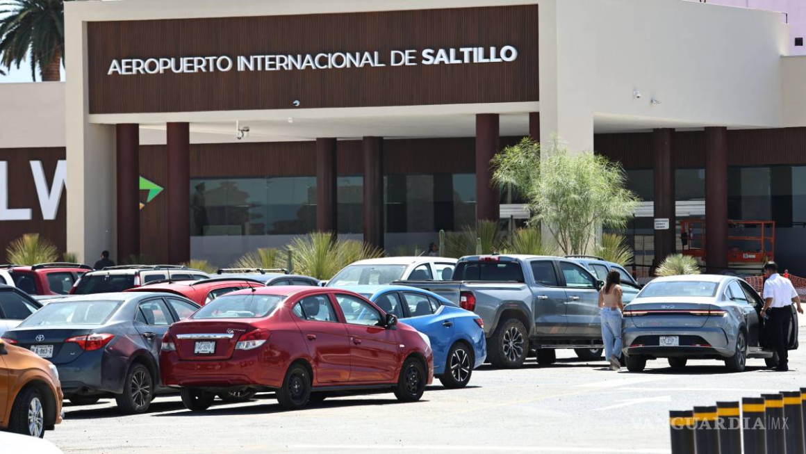 19733077-19733077_1-18003079_20261017015817.jpg Por mal tiempo, pasajeros se quedan sin vuelo de Saltillo con destino a la CDMX
