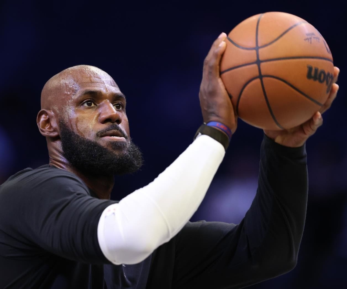 crop-w3424-h2857-ap26281861634476-4bad9ad8.jpg LeBron James juega por primera vez con los 76ers en pretemporada en Brooklyn